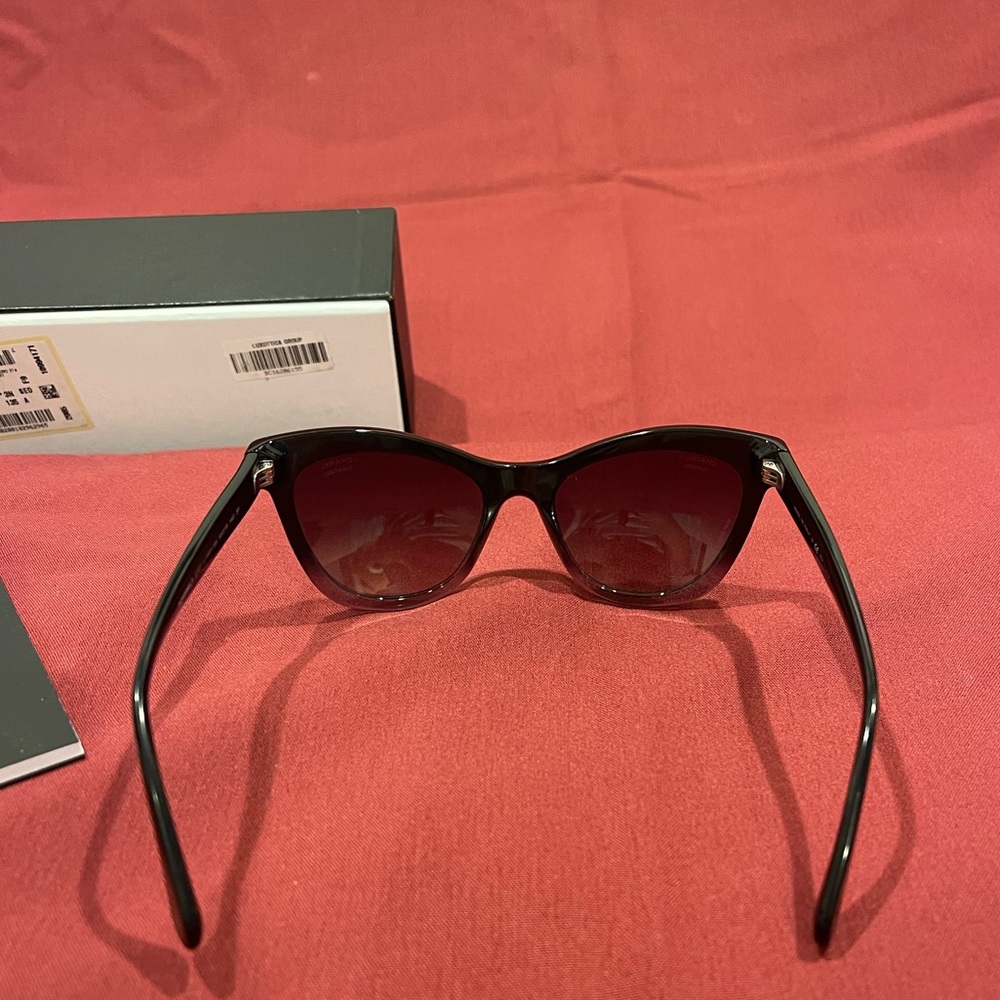 CHANEL Glossy Black Cat-Eye Sunglasses with Quilted Case - Picture 3 of 9